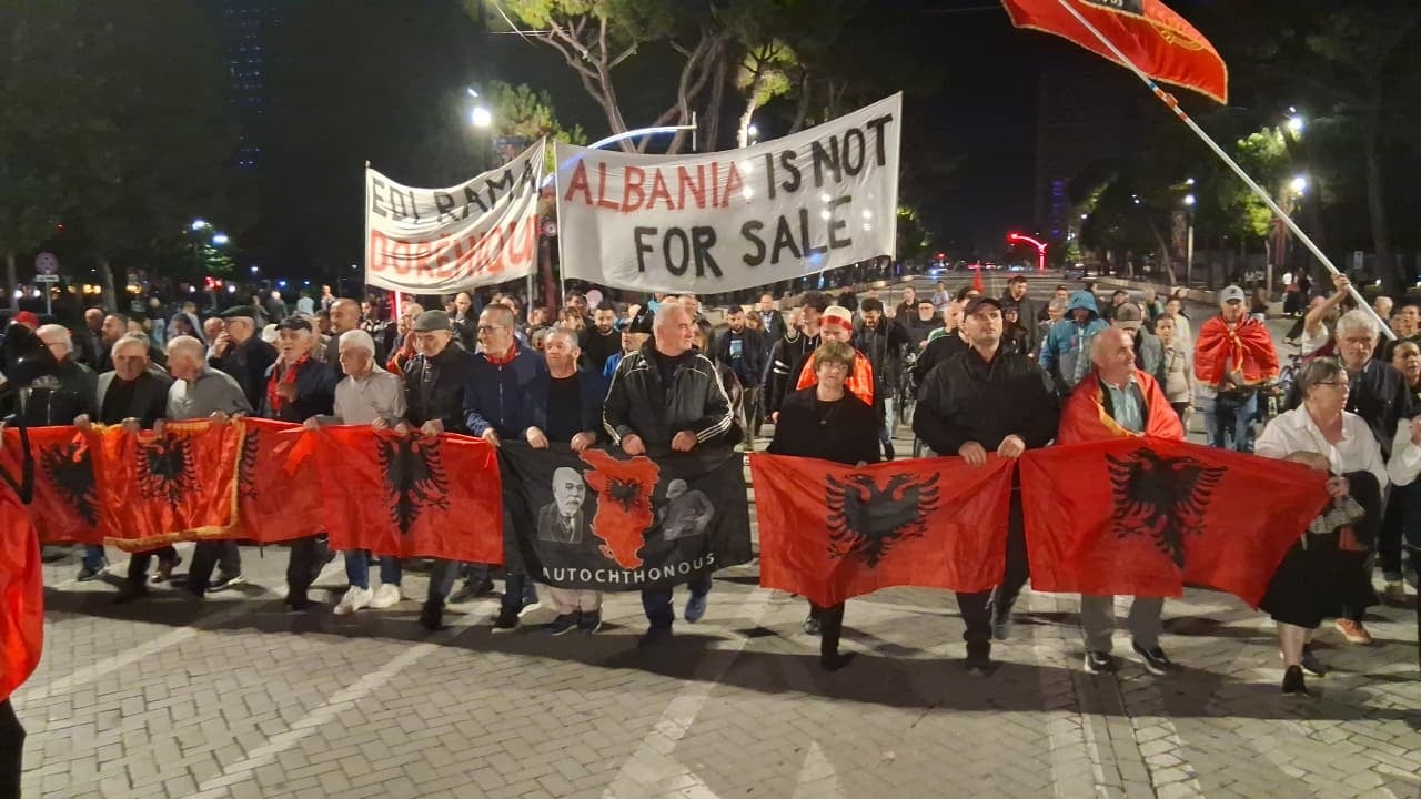 On day 133, protesters oppose the 46-municipality map and appeal to Eric Wendt