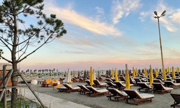 Why Kosovar Tourists Are Abandoning Durrës This Season