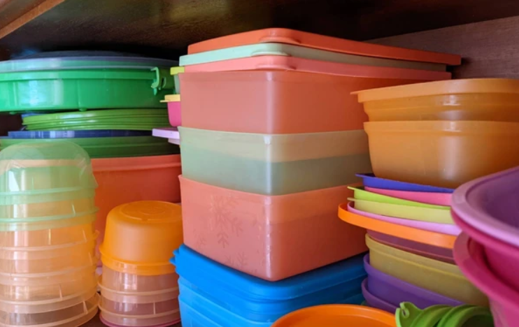 Experts recommend discarding these plastic bowls if you own them.