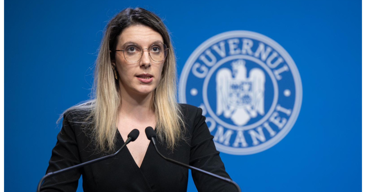 Diana Buzoianu ia acasă pisica Leia de la Ministerul Mediului