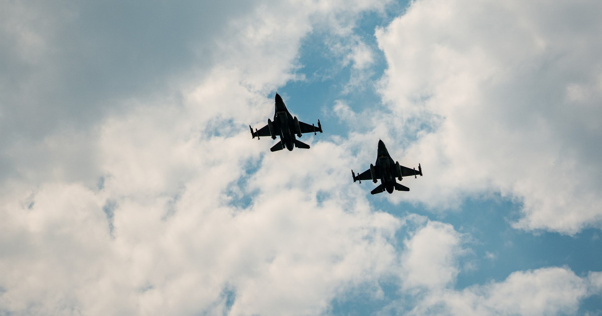 F-16 Ucrainene în Dificultate: Lipsa de Rachete Amenință Misiunile