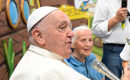 The nun who defied tradition at the funeral of Pope Francis.